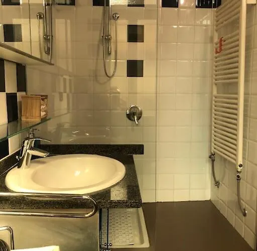 Barolo House Bologna